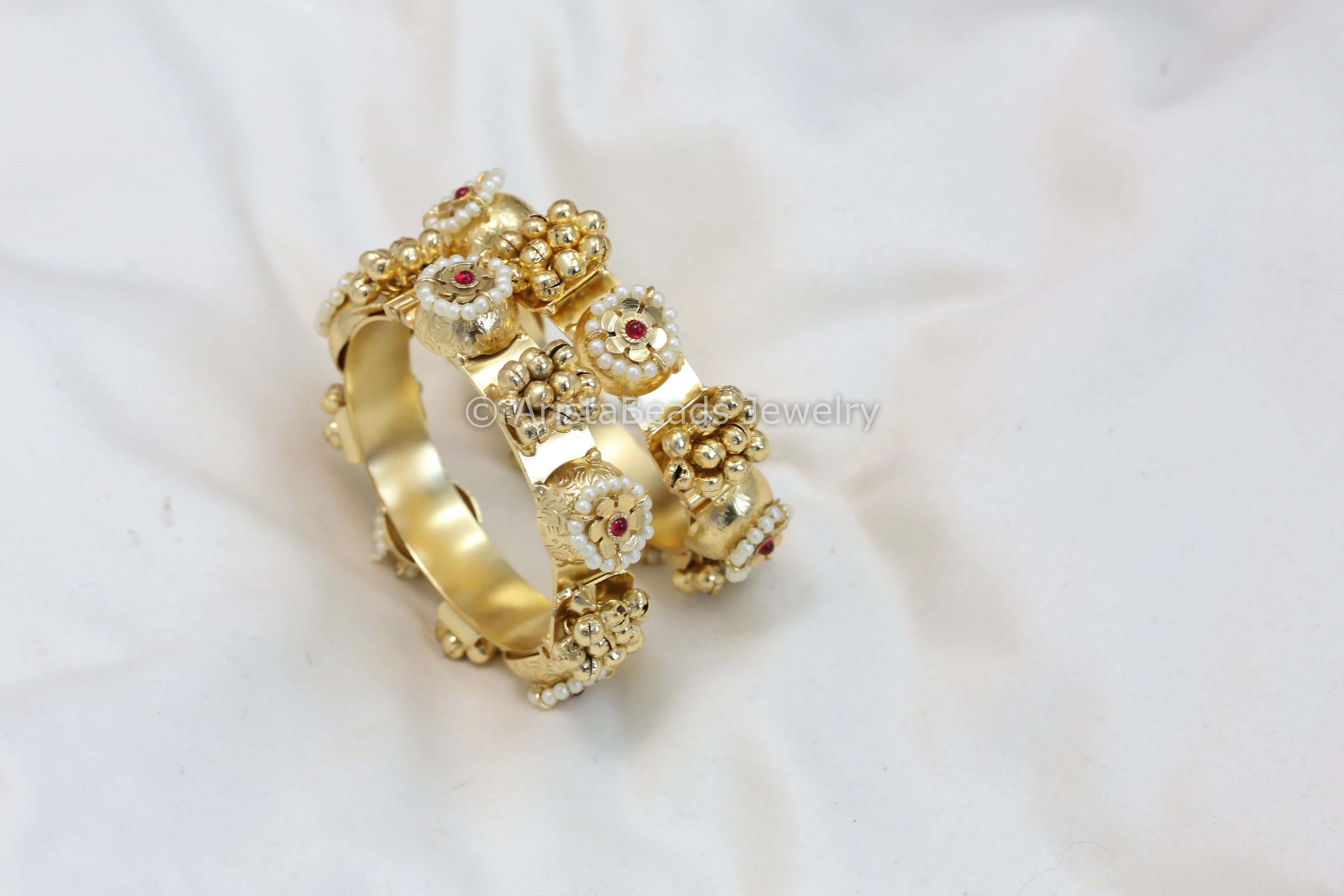 Gold Pacheli Ghungroo Bangle Set (Openable)