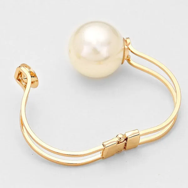 iLLASPARKZ Hinged Pearl Bracelet