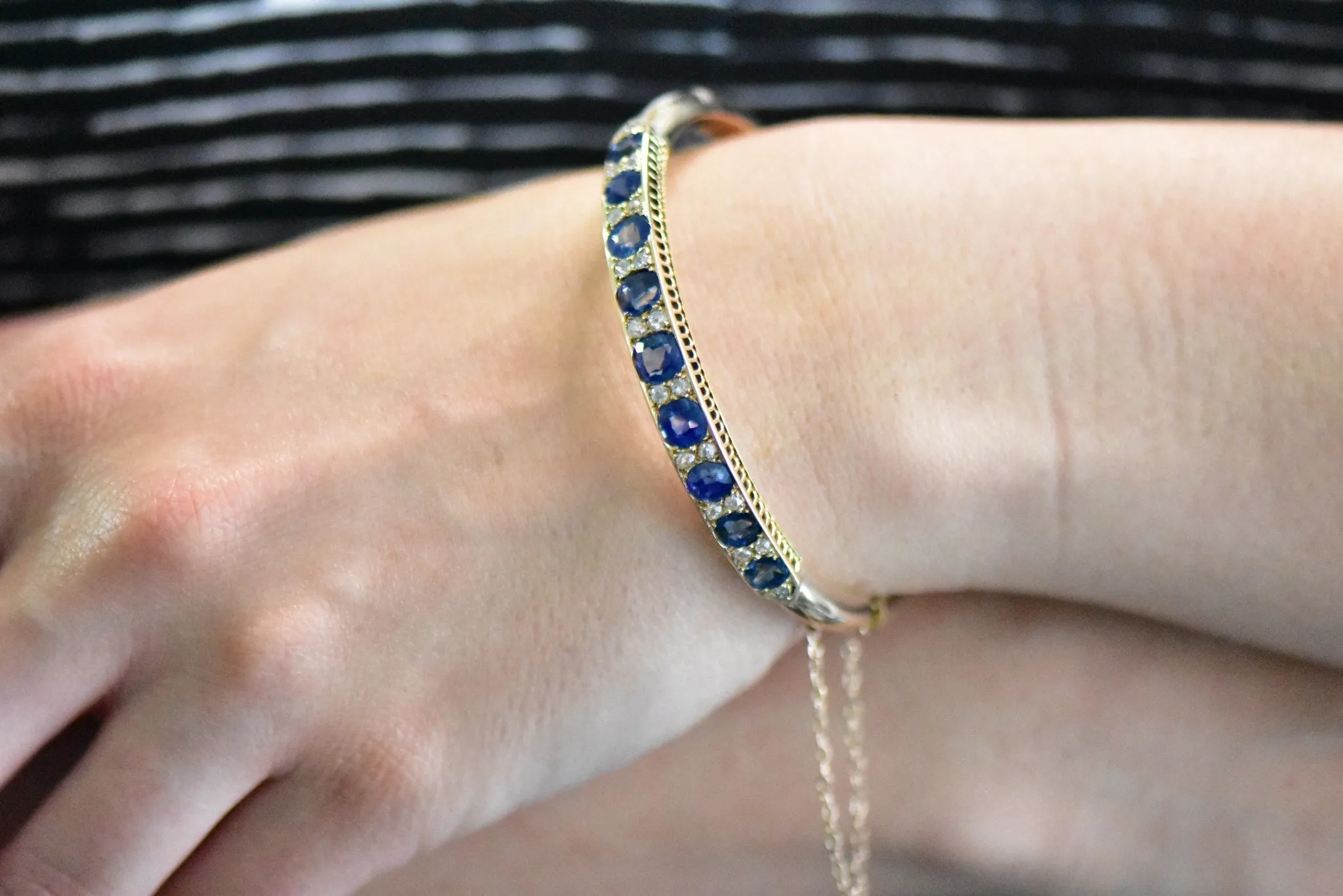 Superb Victorian 4.00 CTW Sapphire Diamond 14 Karat Gold Bangle Bracelet